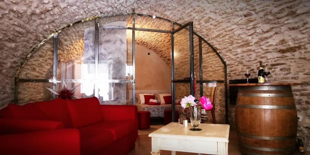 Chambre de charme avec plein d authenticité du 13 ème siècle. 40m² Châteauneuf-du-Pape Extérieur photo